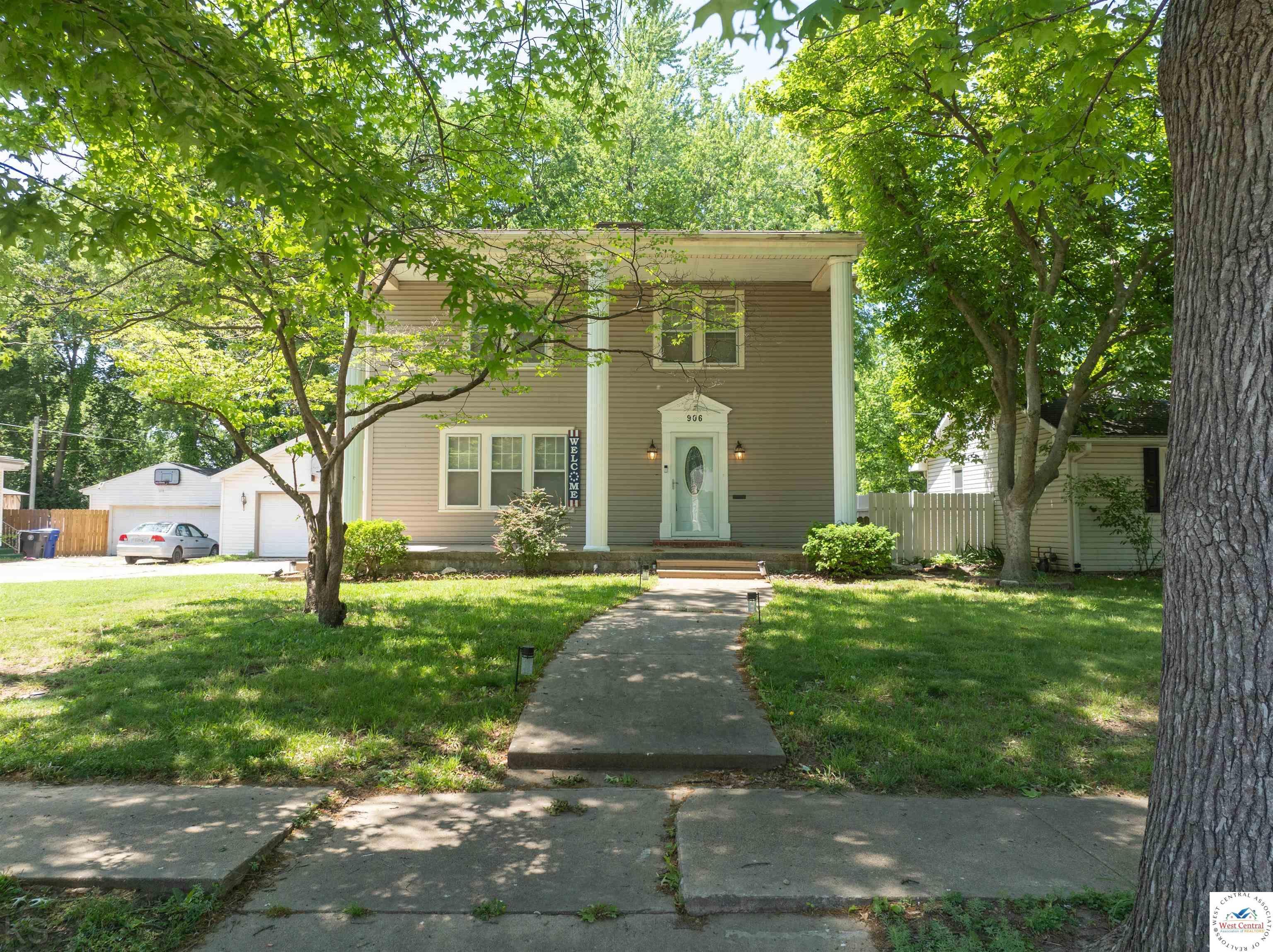 Property Photo: 906 S Barrett MO 65301