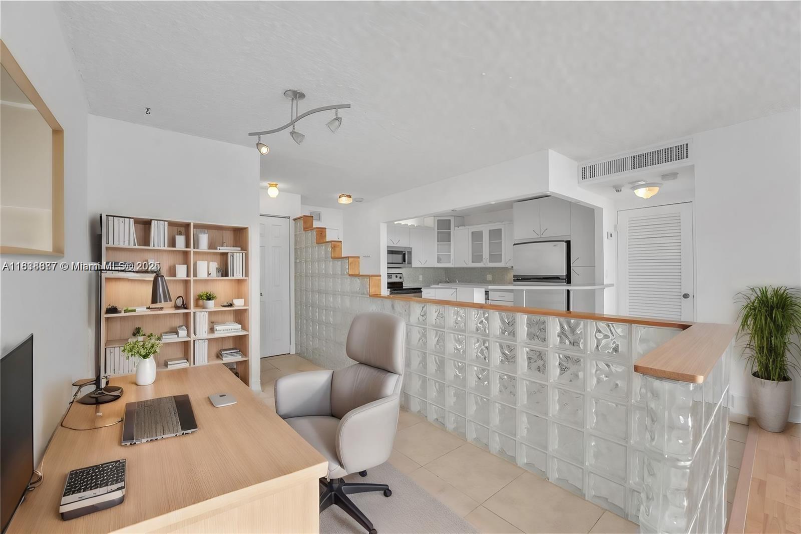 Property Photo: 150 SE 25th Rd 15J FL 33129