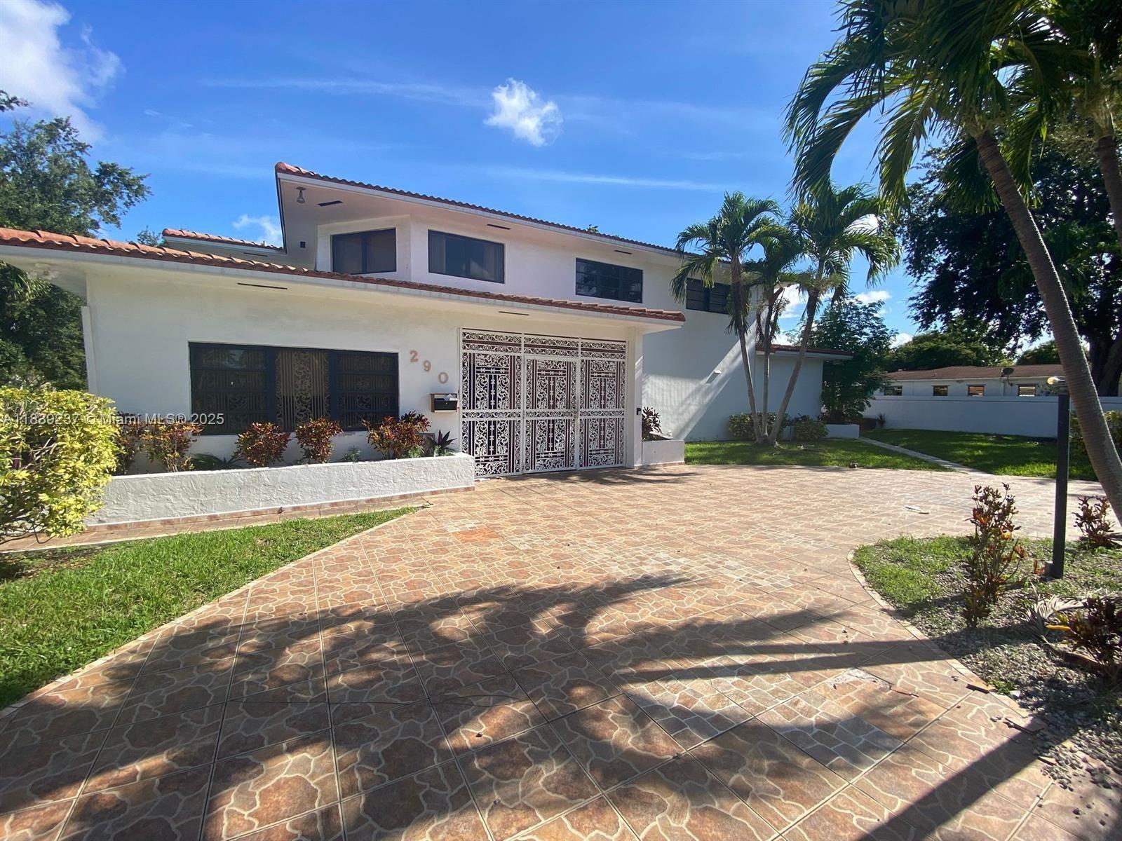 290 NE 108th St  Miami FL 33161 photo