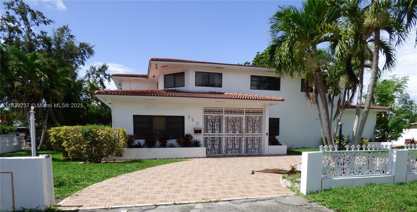 290 NE 108th St  Miami FL 33161 photo