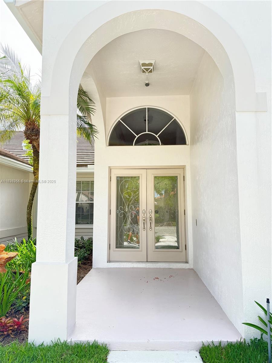 Property Photo: 794 Lake Blvd FL 33326