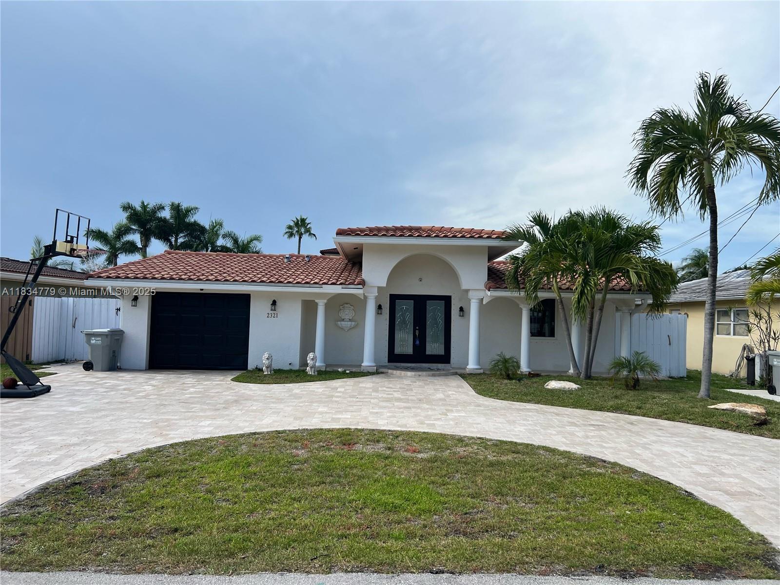 Property Photo: 2321 SE 15th St FL 33062