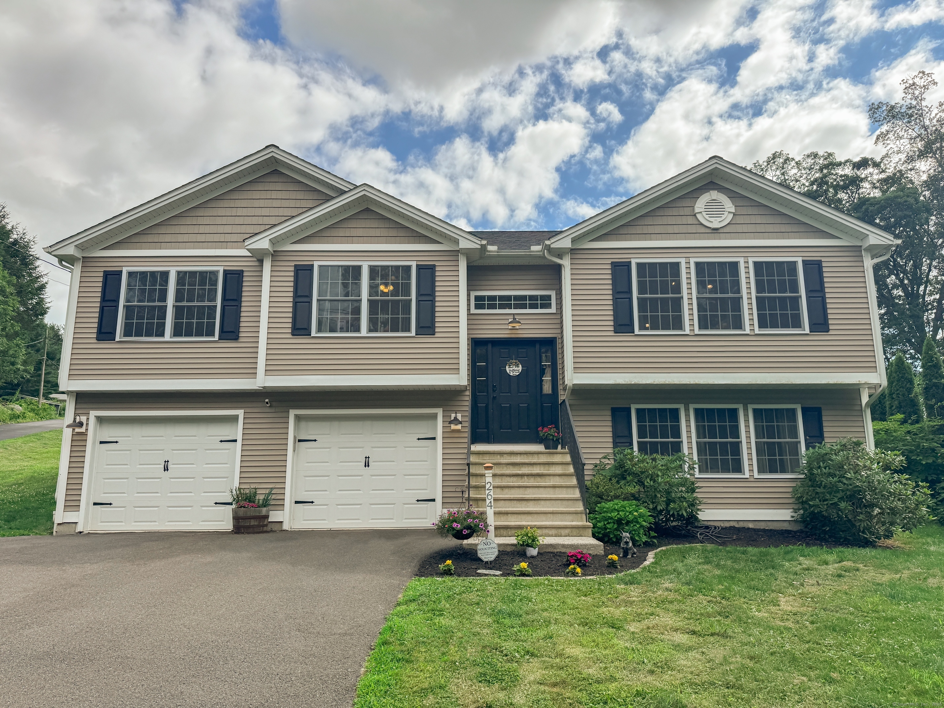 Property Photo: 264 Central Avenue CT 06716