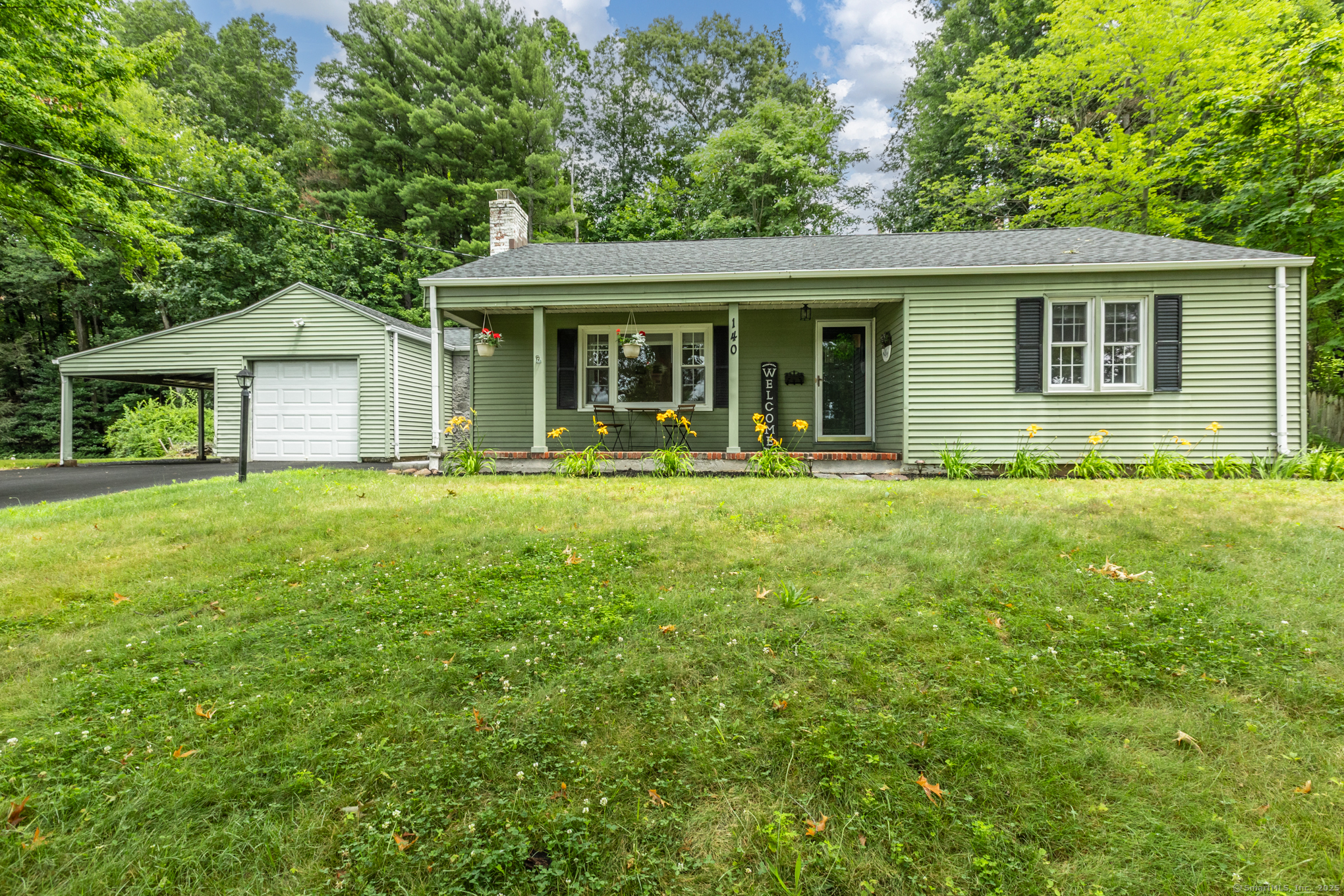 Property Photo: 140 Ridgewood Road CT 06118