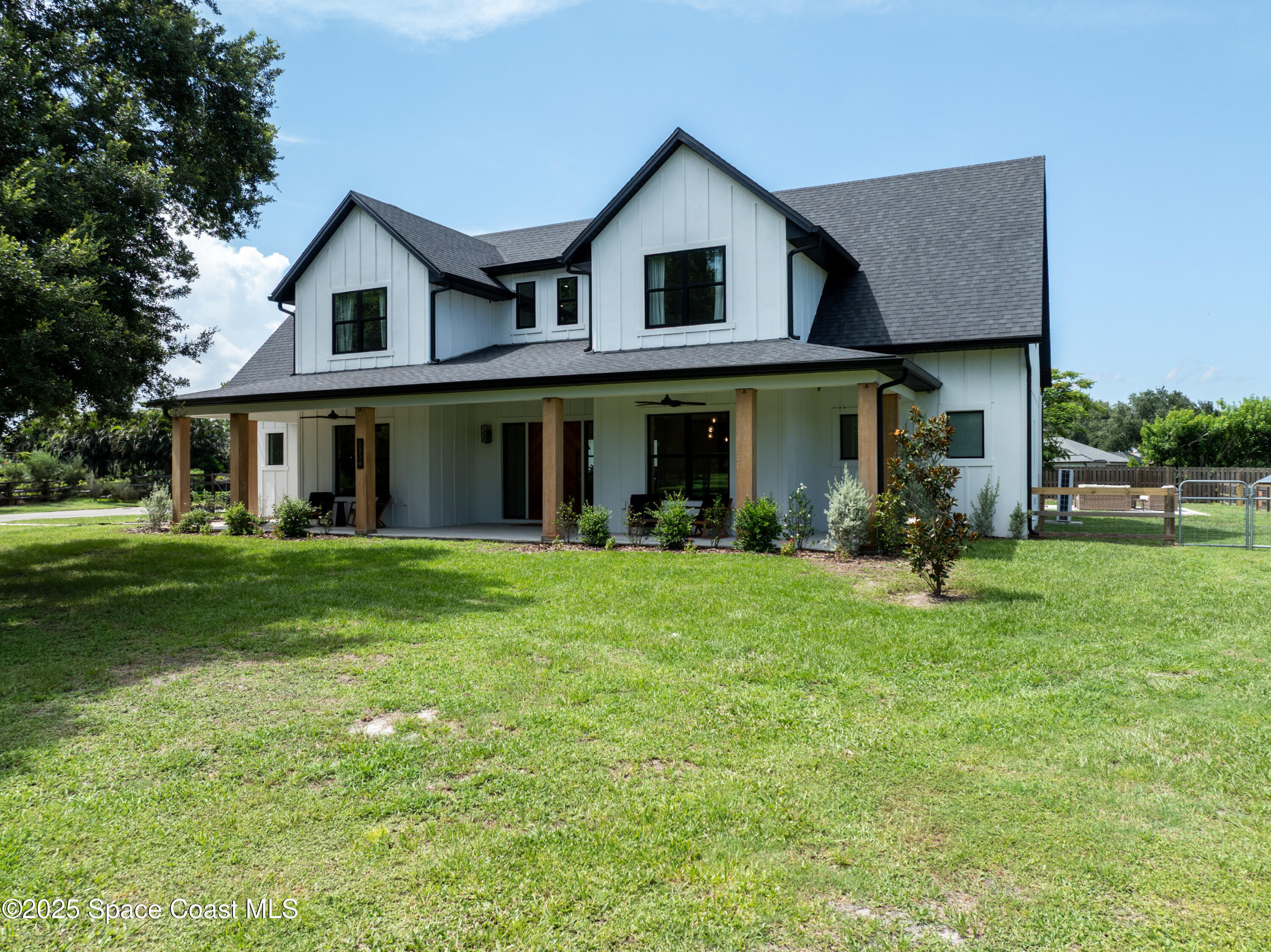 Property Photo: 3334 N Tropical Trail FL 32953