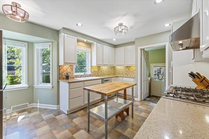 Property Photo: 2718 S Hatch St WA 99203