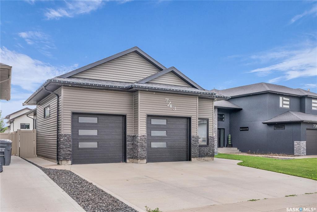 Photo de la propriété: 743 Kloppenburg Court SK S7W 0P2