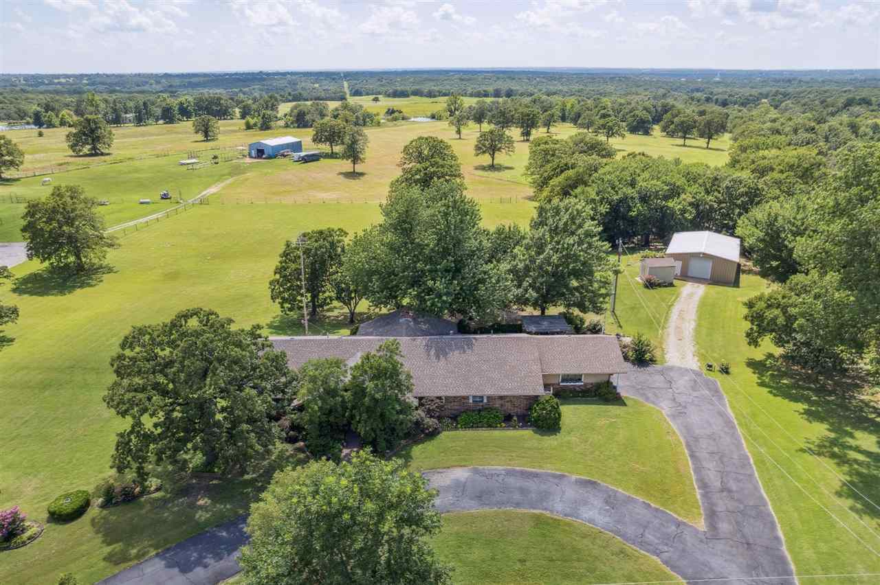 Property Photo:  1605 N Skinner Avenue  OK 74030 