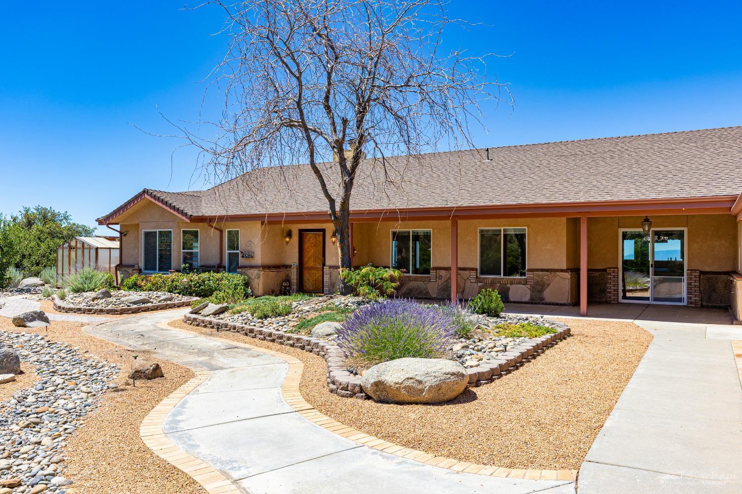 Property Photo: 25380 Paramount Drive CA 93561