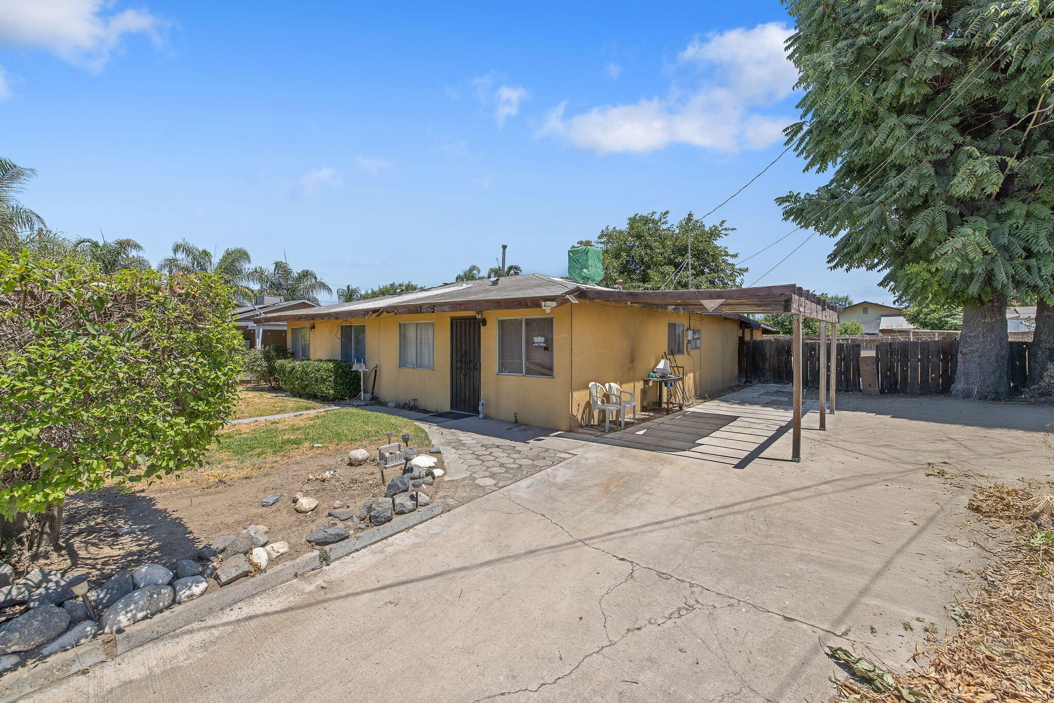 Property Photo: 1948 N Encina Street CA 93291