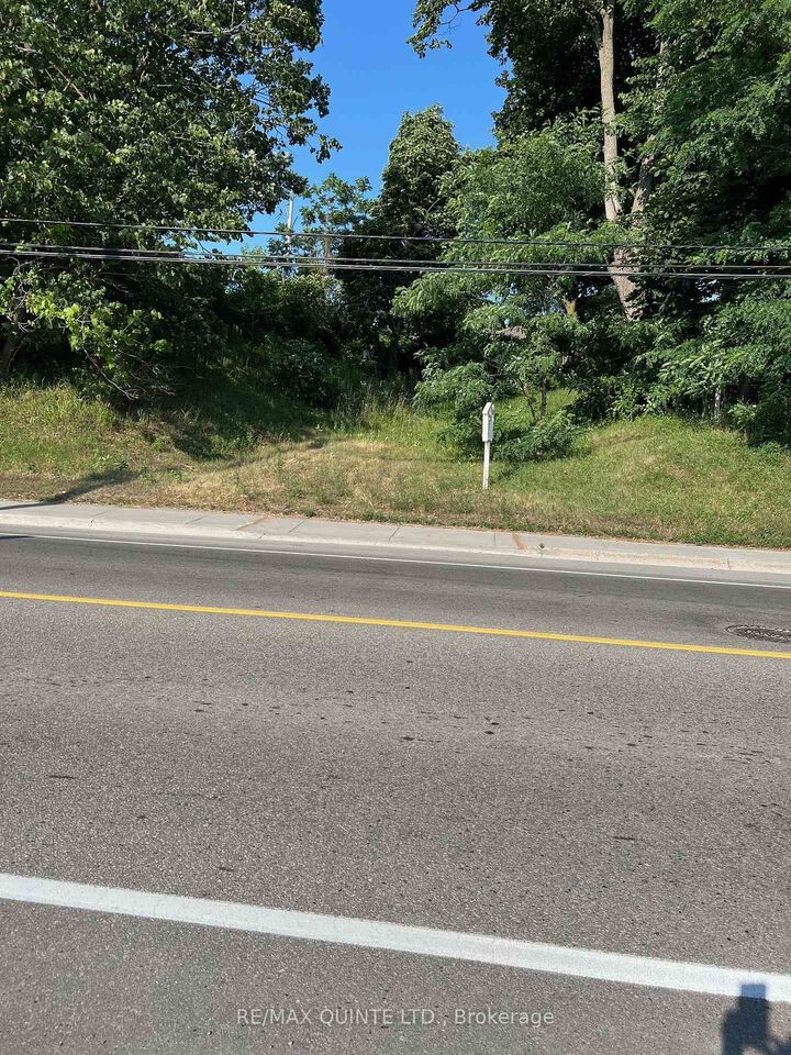 Property Photo:  351 Sidney Street  ON K8V 2V1 