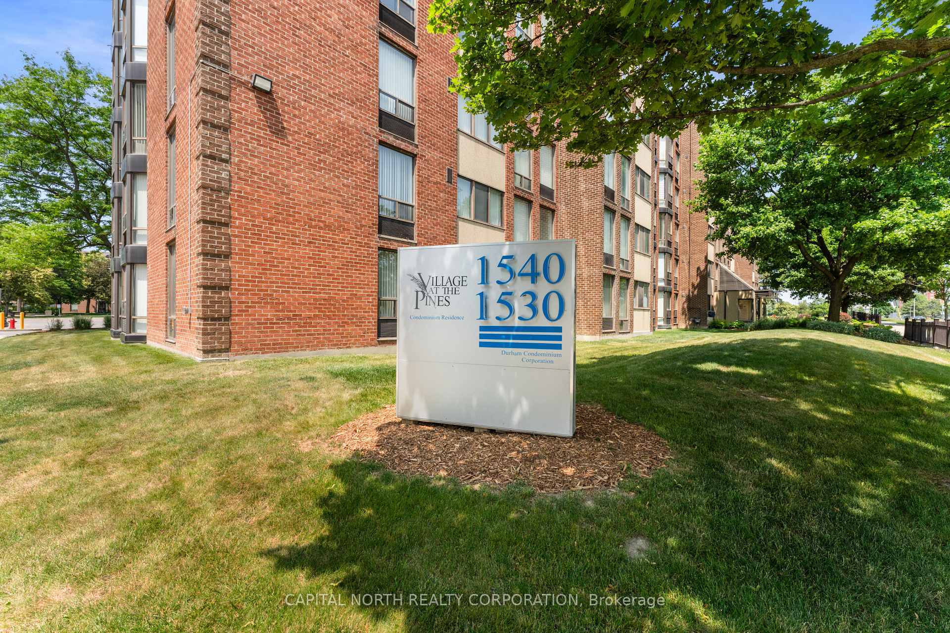 Photo de la propriété:  1540 Pickering Parkway 402  ON L1V 3V9 