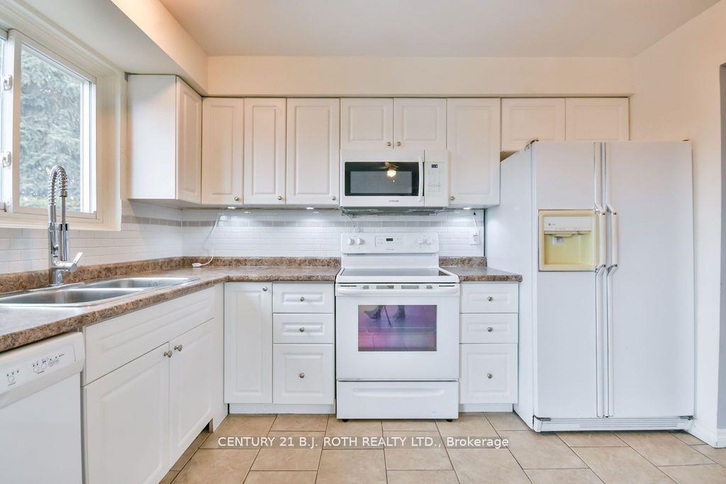 Property Photo: 247 Letitia Street ON L4N 4Y7