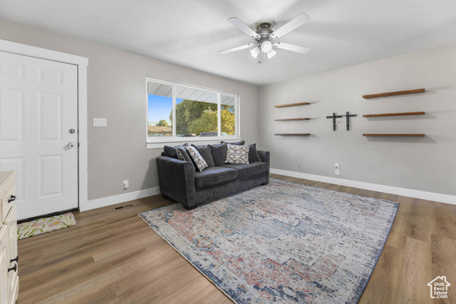 Property Photo: 271 S Barratt Cir UT 84003