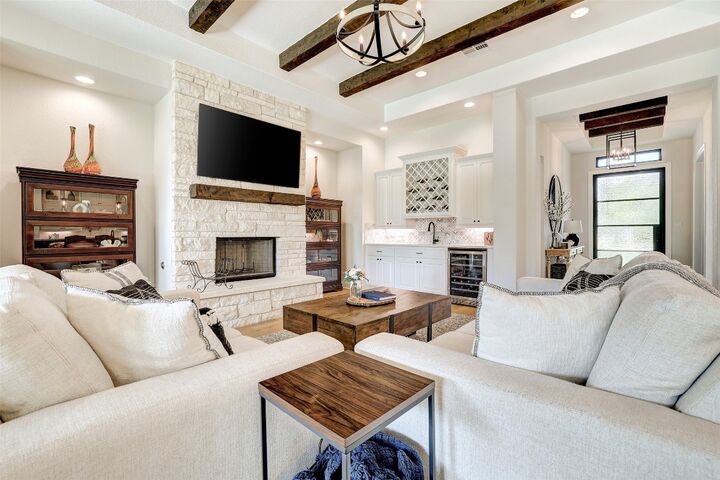 Property Photo: 400 Flint Ridge Trail TX 78628