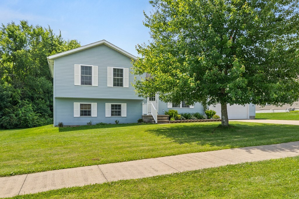 Property Photo: 119 Belle Ave OH 44805