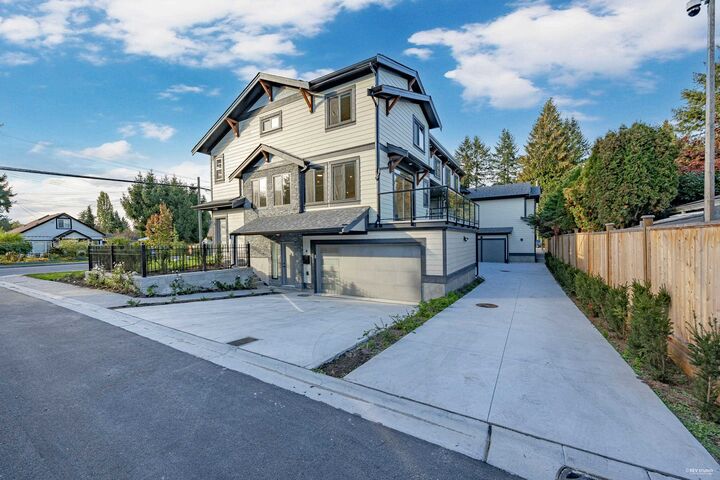 Property Photo:  11384 207th Street 4  BC V2X 1W6 