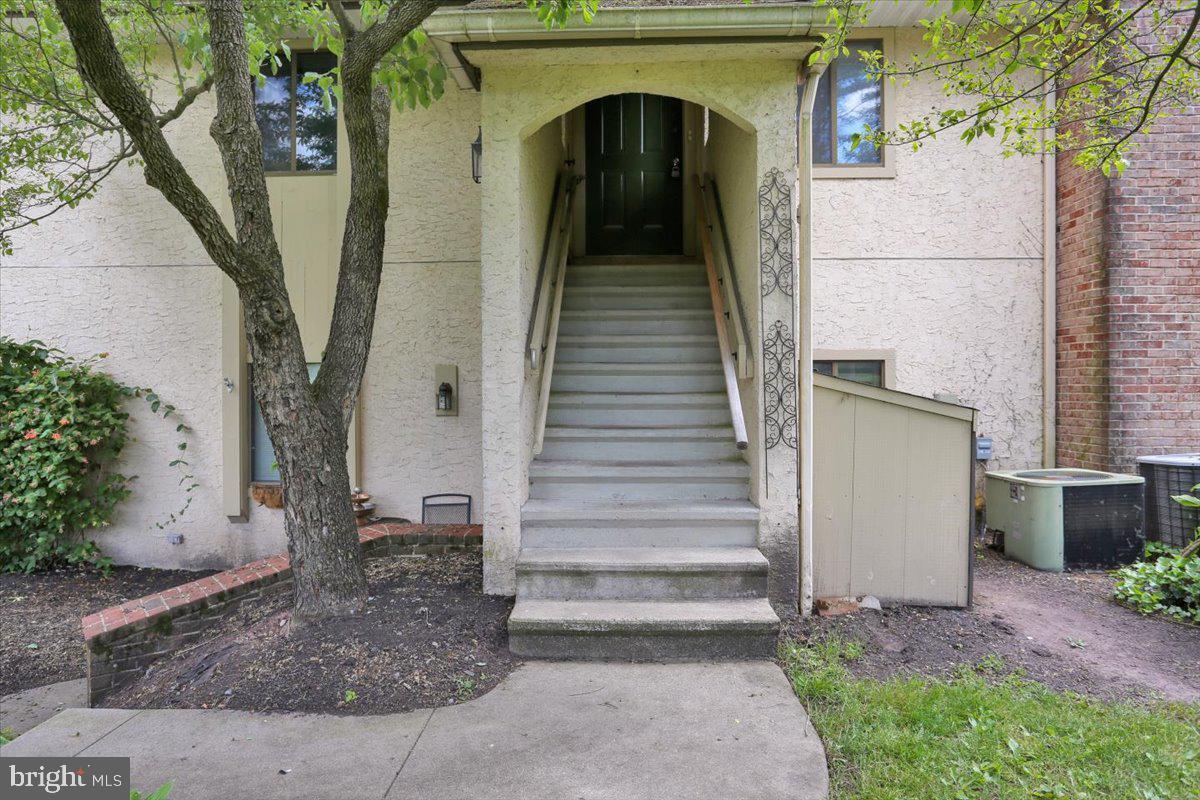 Property Photo: 10 Pine Woods Court PA 19607