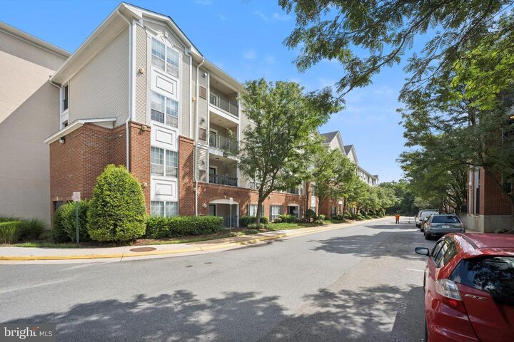 Property Photo:  4854 Eisenhower Avenue 456  VA 22304 