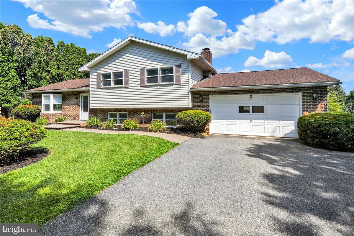 Property Photo: 909 Sofianos Lane PA 19605