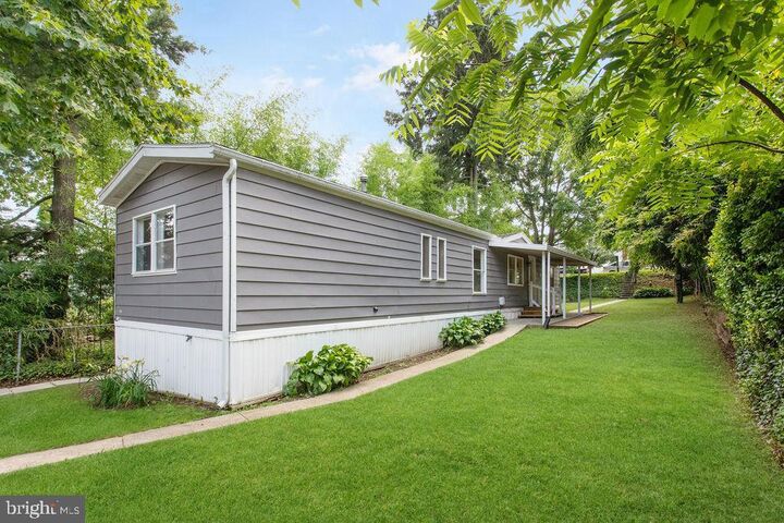 Property Photo: 51 W Maple Street PA 17313