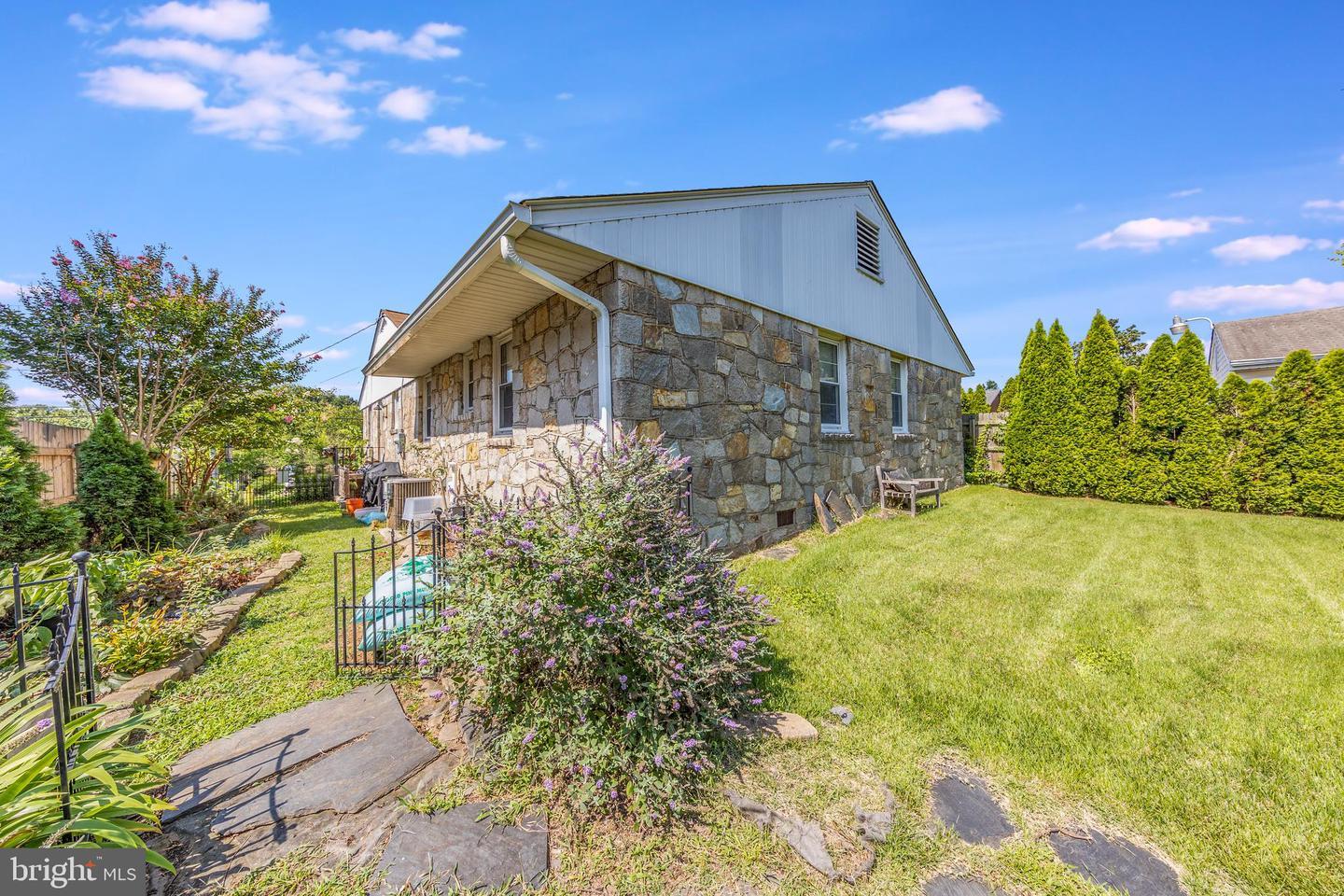 Property Photo: 2005 Washington Avenue VA 22401