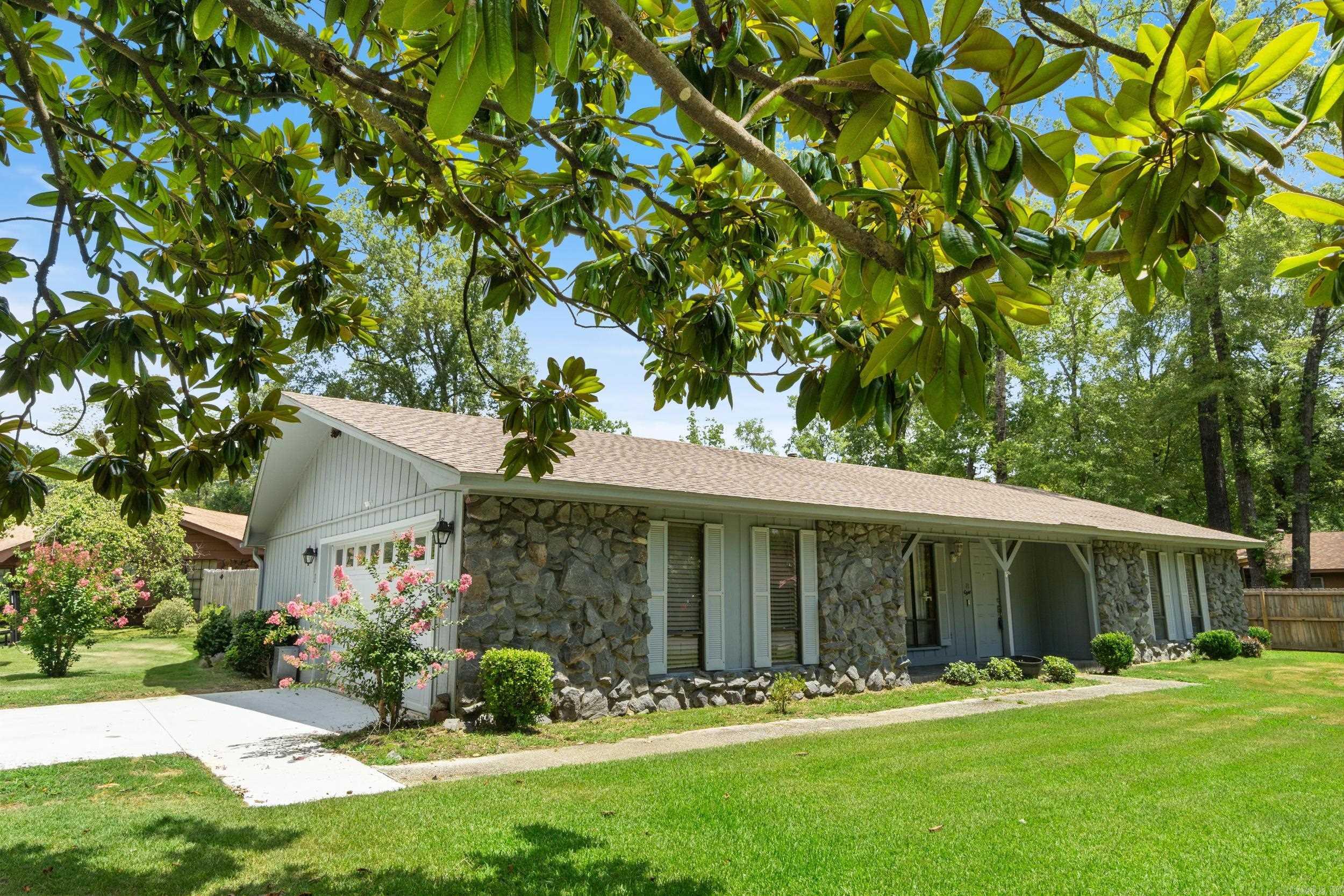 Property Photo: 8 Smoking Oaks Road AR 72034