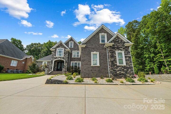Property Photo: 531 Coman Lane NC 28086