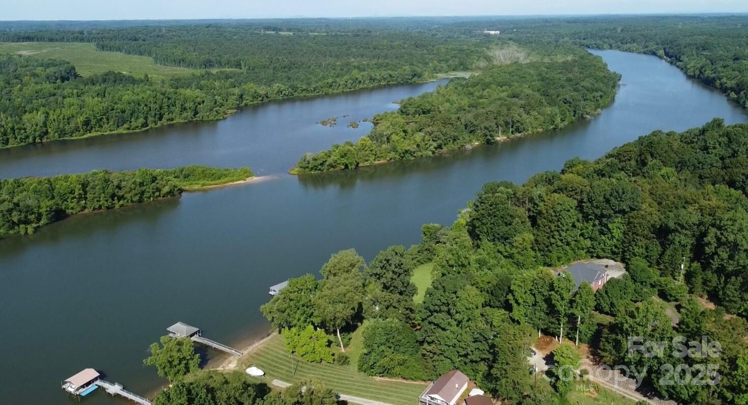 Property Photo: 182 Canal Drive 16 NC 28677