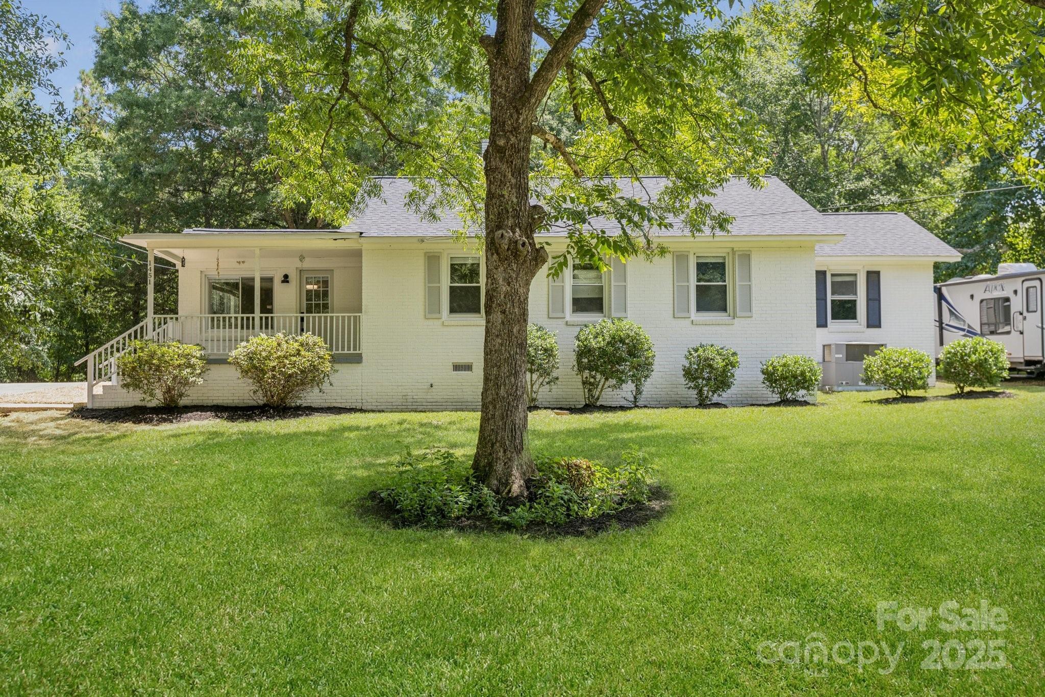 Property Photo:  1451 Kings Circle  SC 29720 