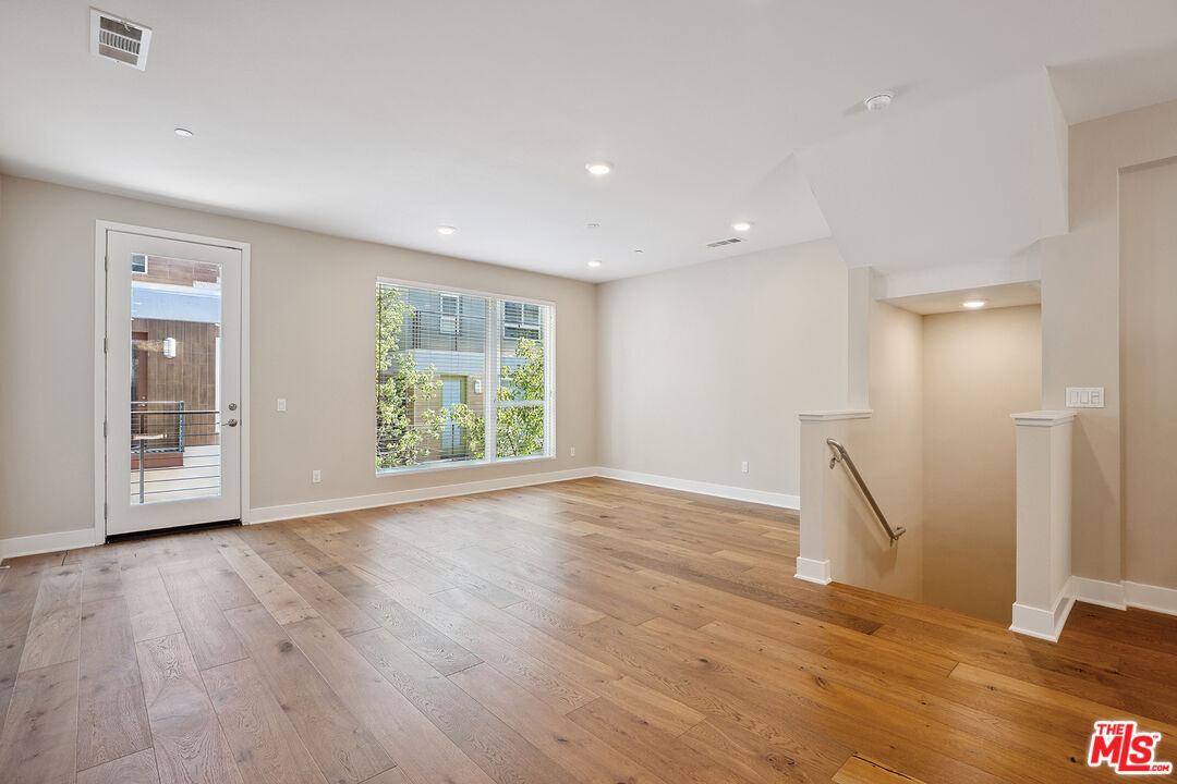 Property Photo: 6746 W Gill Way CA 90068