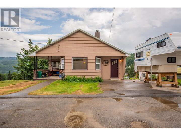 1585 Dunn Crescent  Rossland BC V0G 1Y0 photo