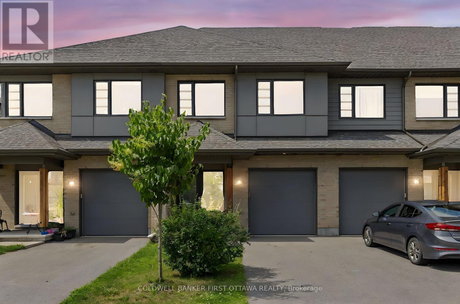 Photo de la propriété: 821 Quartet Avenue ON K1X 0C4