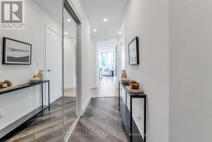 Property Photo: 209 Fort York Boulevard 1663 ON M5V 4A1