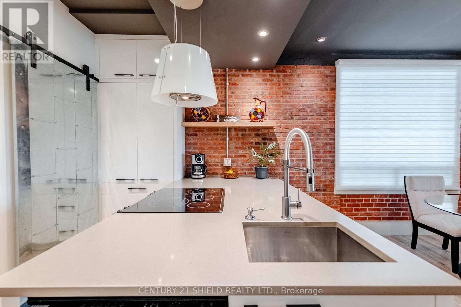Photo de la propriété: 710 Cotton Mill Street 501 ON K6H 7L3