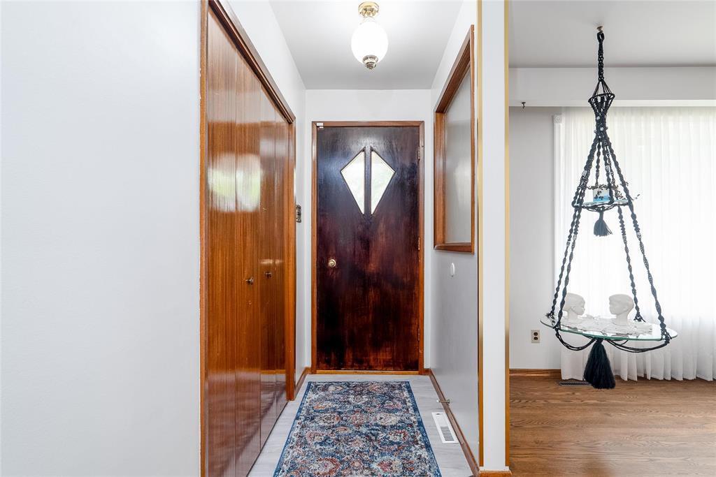Property Photo: 43 Hammond Road MB R2R 1L9