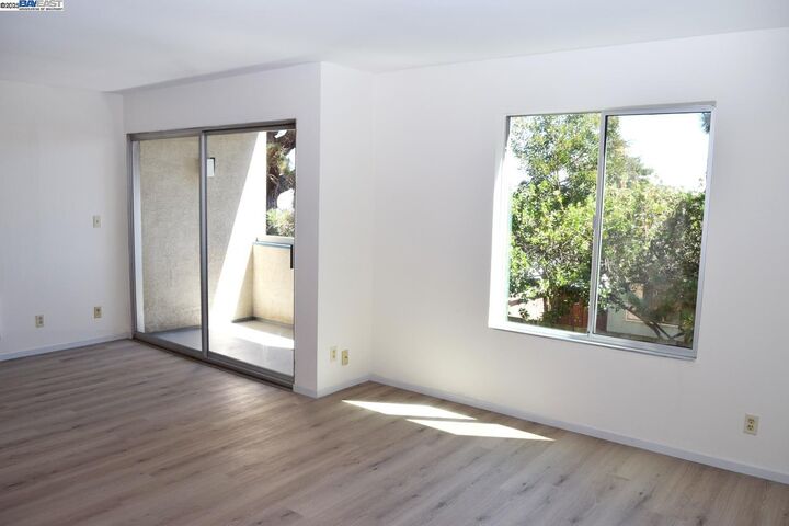 Property Photo: 955 Shorepoint Ct 110 CA 94501