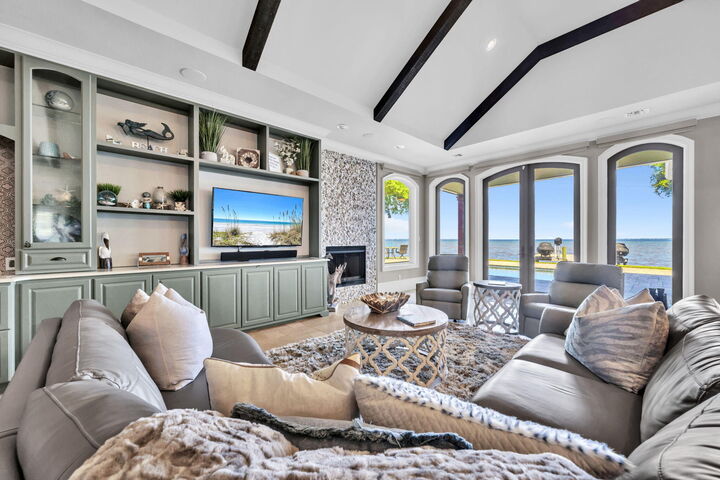 Property Photo: 3015 Bay Villas Drive 3015 FL 32550