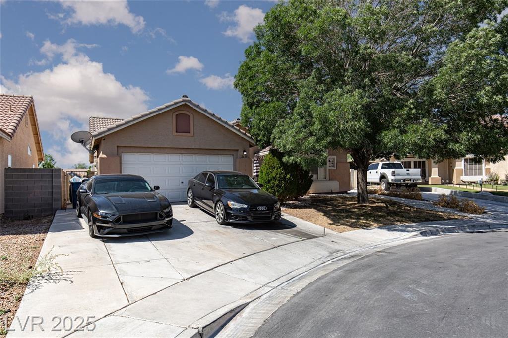 Property Photo: 2631 Bed Knoll Court NV 89031
