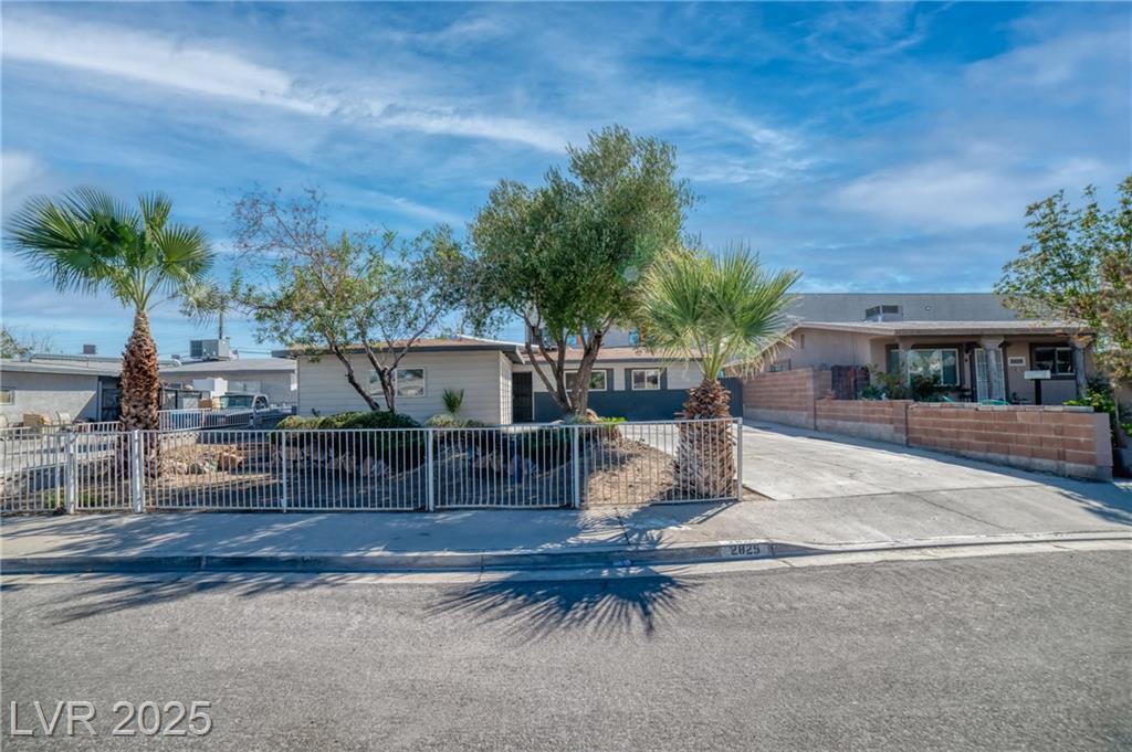 Property Photo: 2825 Kings Way NV 89102