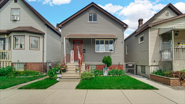 Property Photo: 1421 Roberts Avenue IN 46394