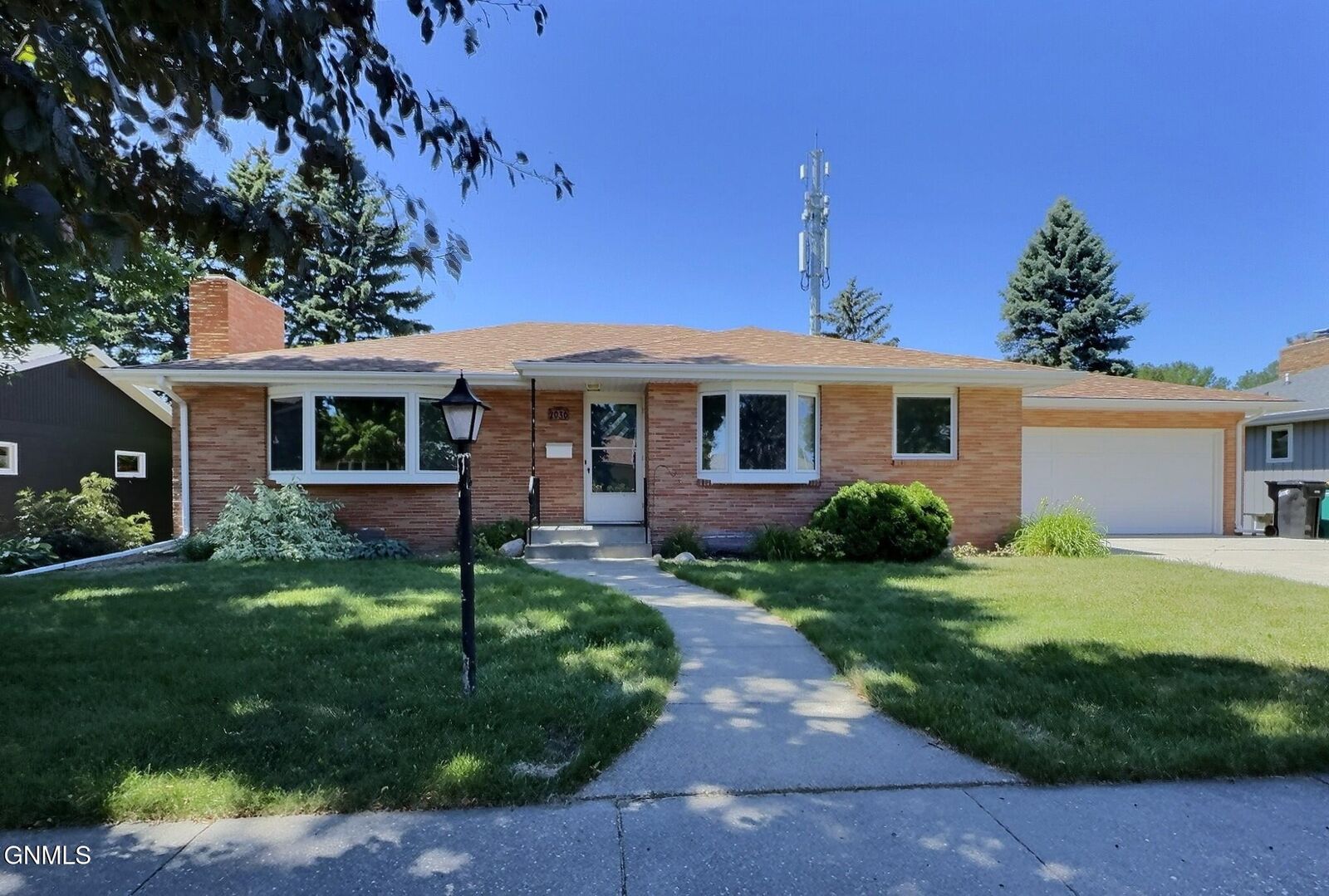 Property Photo: 2036 Catherine Drive ND 58501