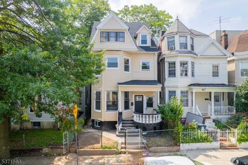 Property Photo: 235 S 7th St NJ 07103