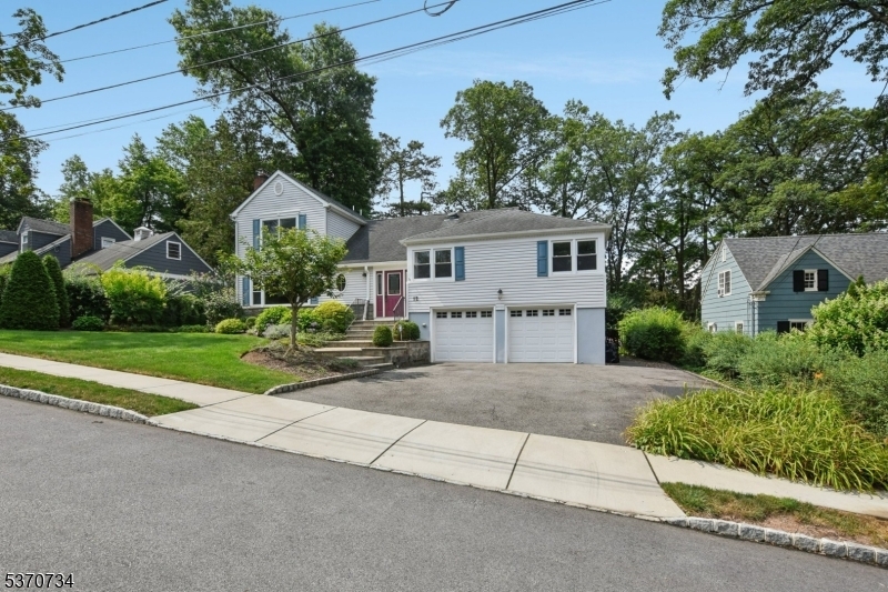 Property Photo: 12 Elf Rd NJ 07052
