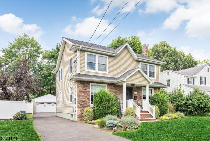 Property Photo:  562 Barnett Pl  NJ 07450 