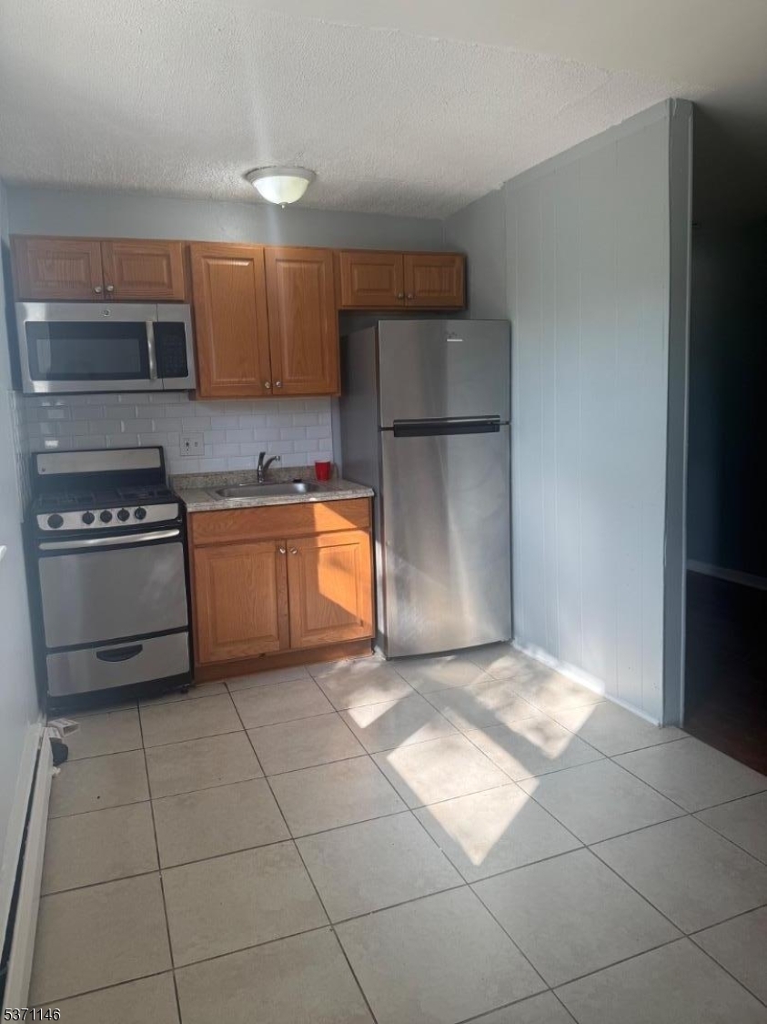 Property Photo:  711 Plainfield Ave 2D  NJ 07060 