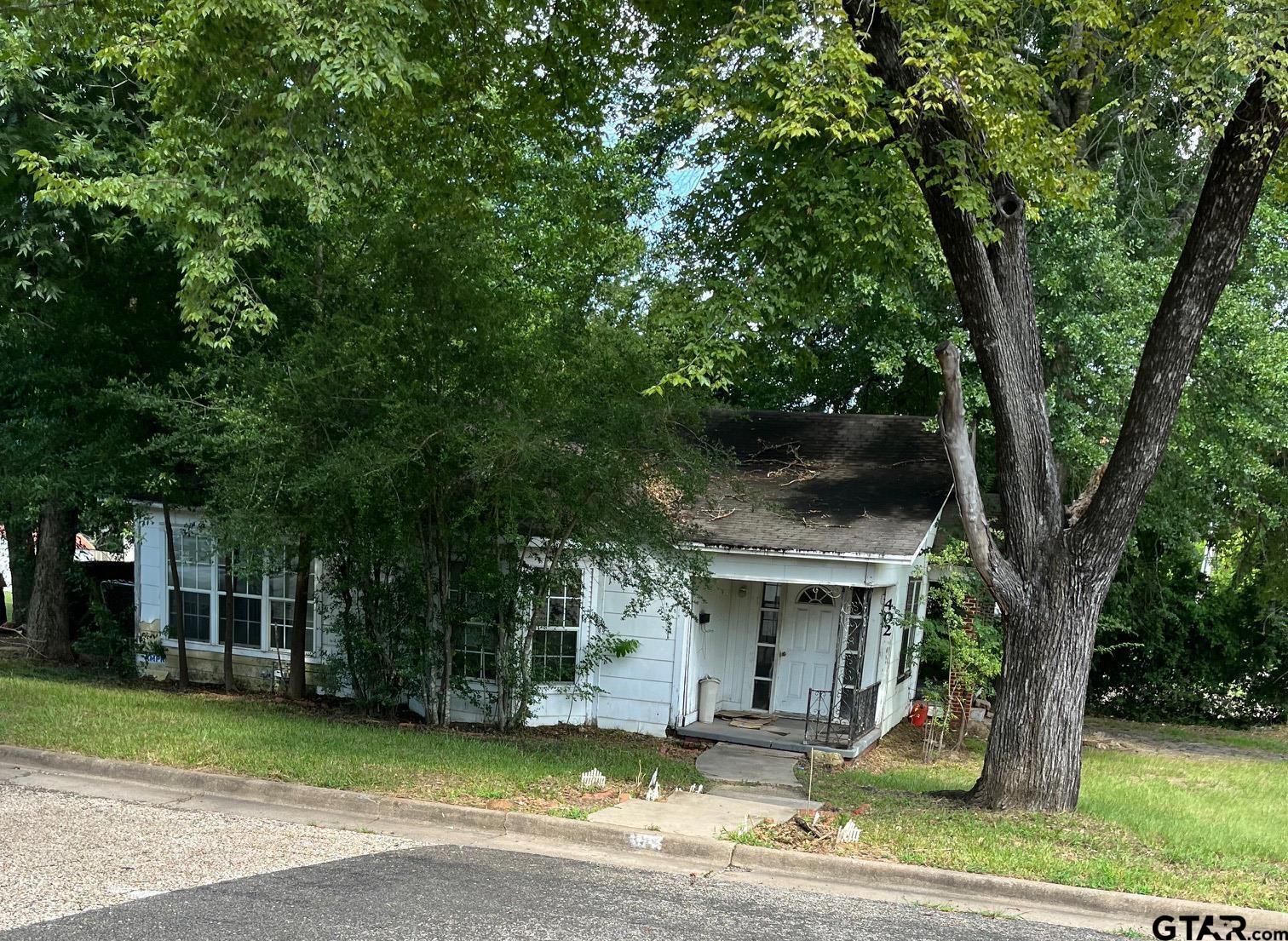 Property Photo: 402 Wigley TX 75773