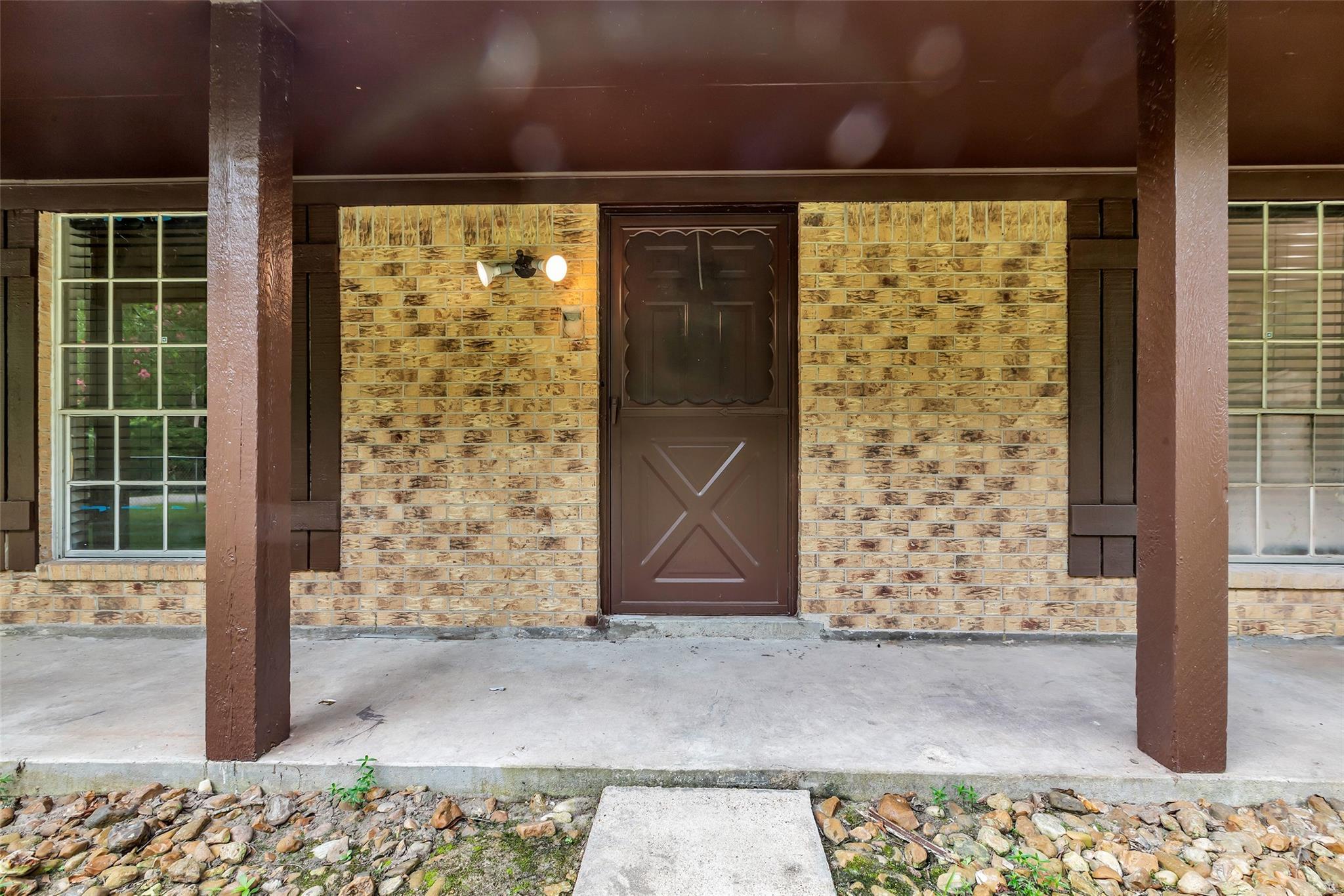 Property Photo: 15353 Arrowhead Bend TX 77378