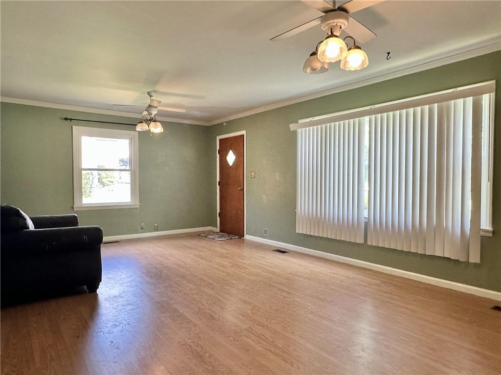 Property Photo: 906 W 13th Court MO 64683