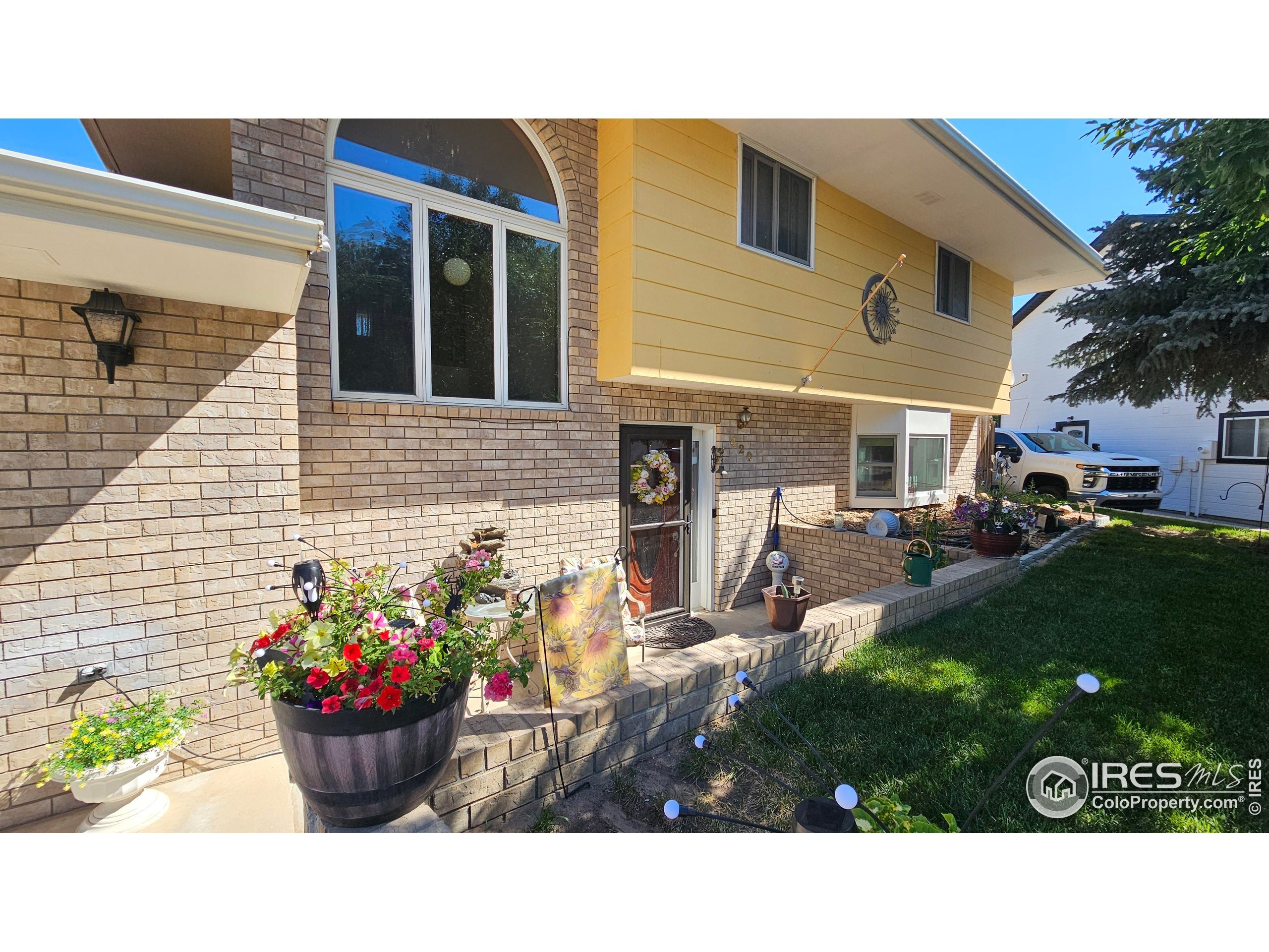 Property Photo:  420 Applewood St  CO 80723 